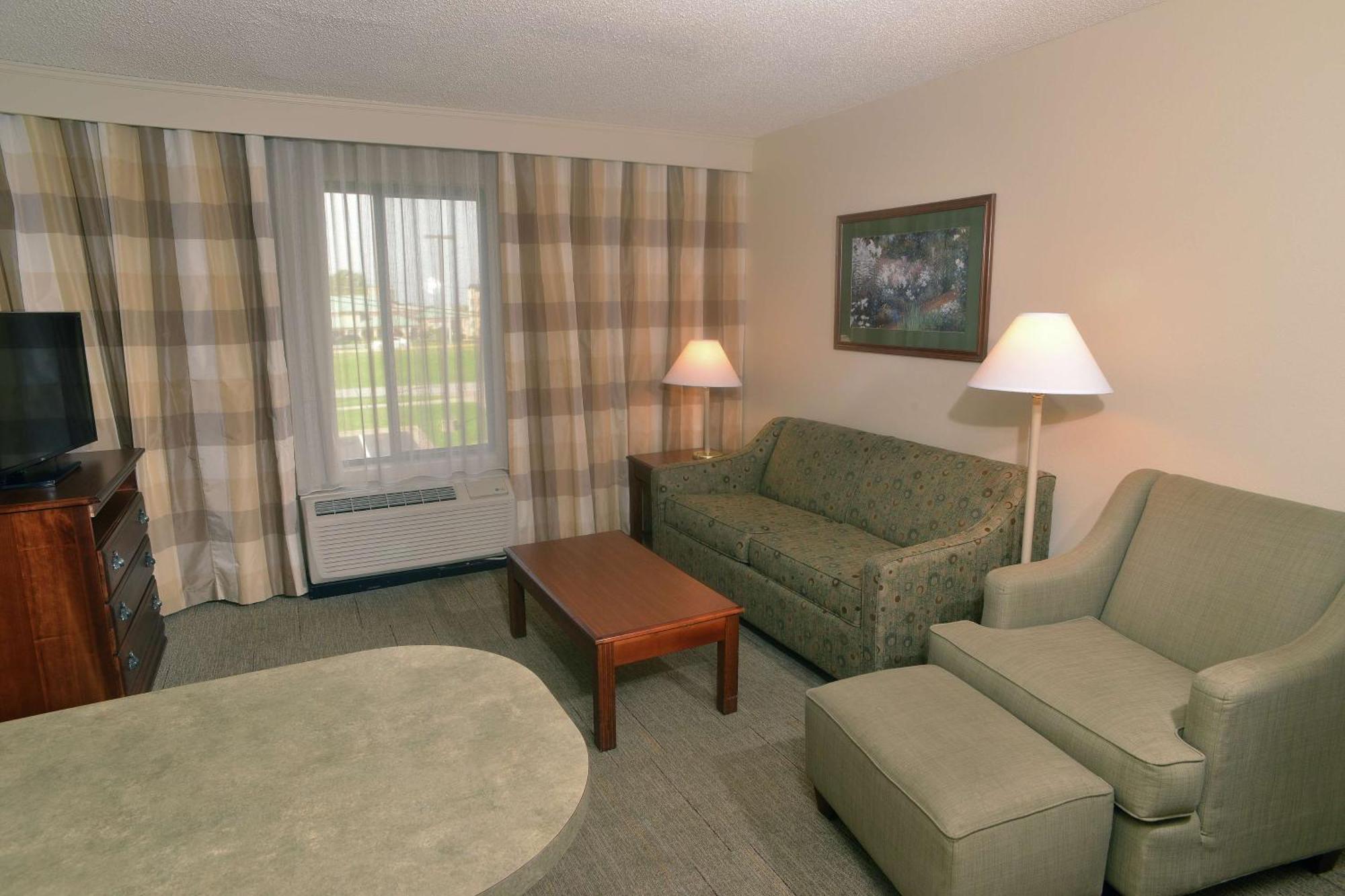 Hampton Inn & Suites Springfield Exterior photo